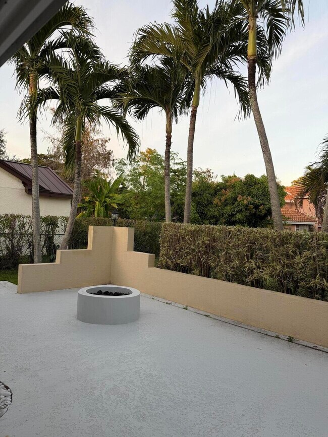 Building Photo - 1343 Lake Breeze Dr