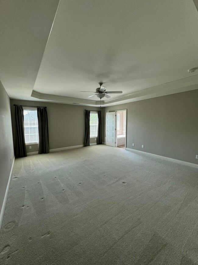 Building Photo - 290 Manitoba Ln