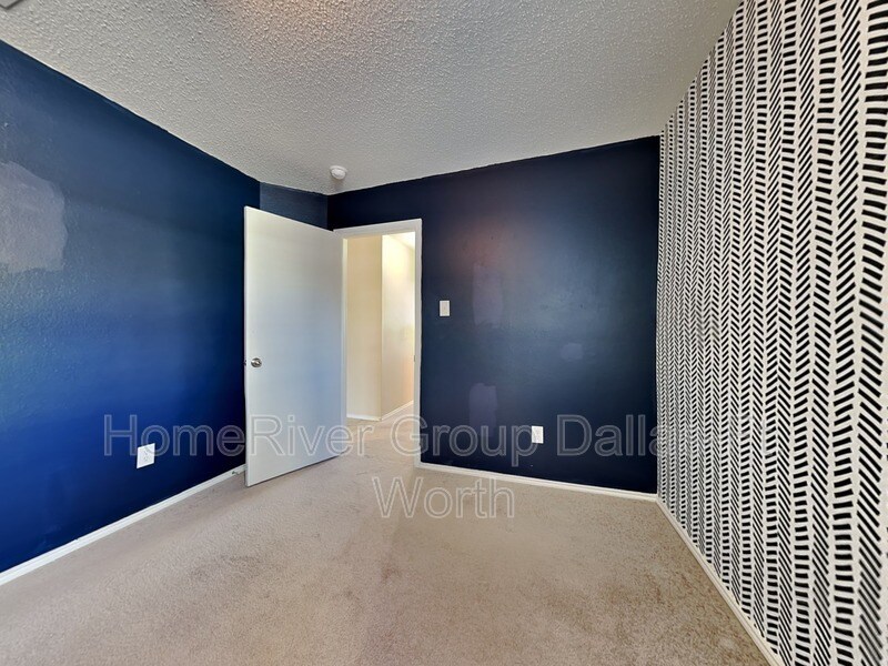 Building Photo - 9952 Thomas Jefferson Dr