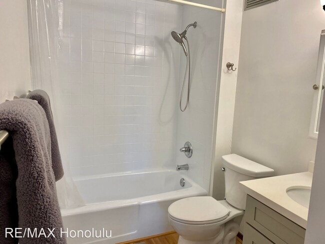 Building Photo - 2 br, 2 bath House - 1350 Ala Moana Blvd #...