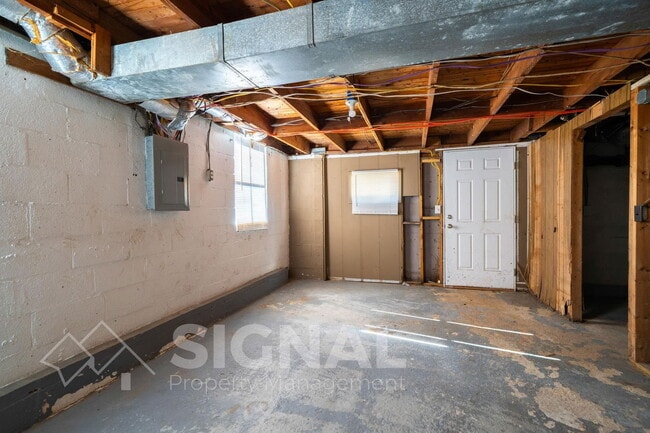 Building Photo - 912 2nd Ave