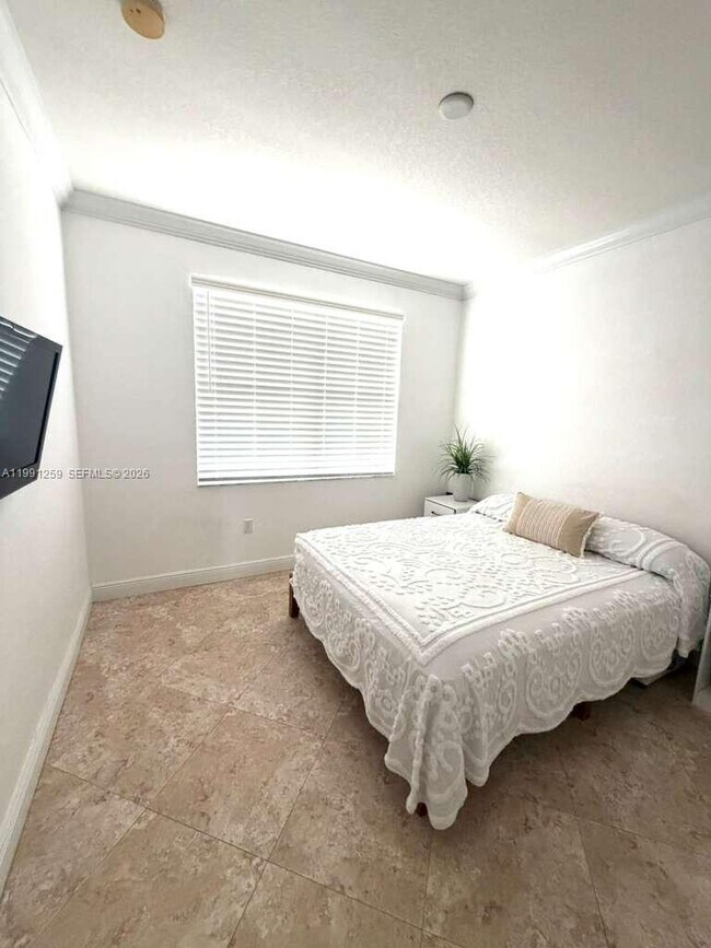 Building Photo - 15391 SW 17th Terrace