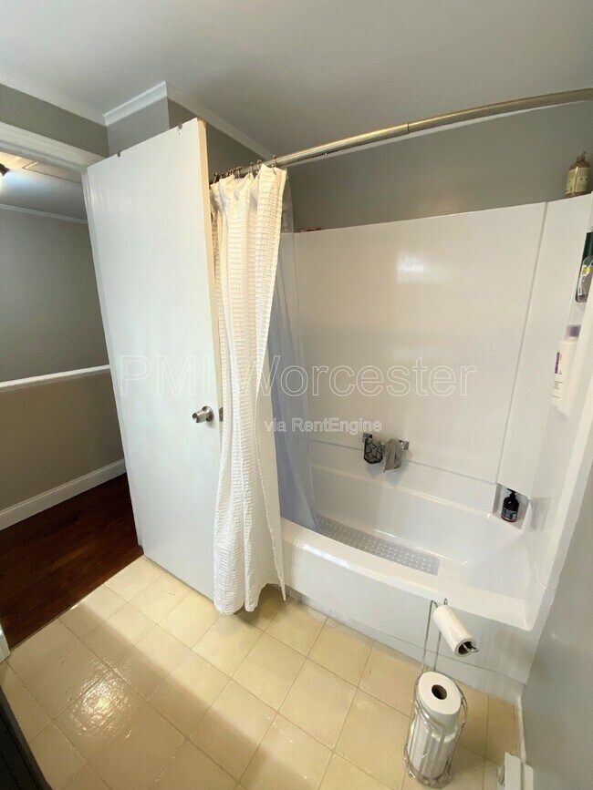 Building Photo - 26 Mountainshire Dr