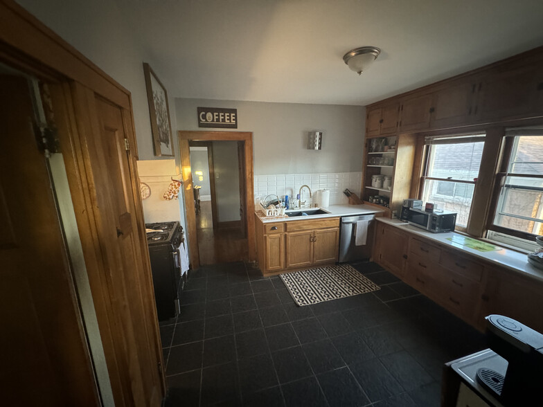 Building Photo - 3615 N Maryland Ave