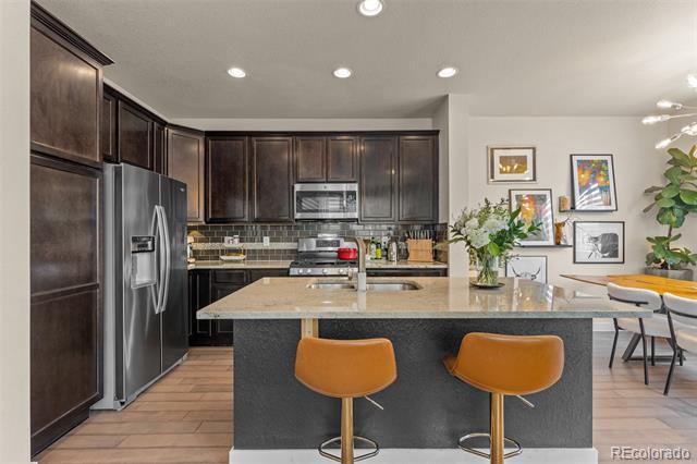 Building Photo - 2065 W 67th Pl