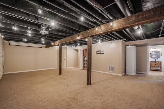 Building Photo - 2408 Ruffin Dr