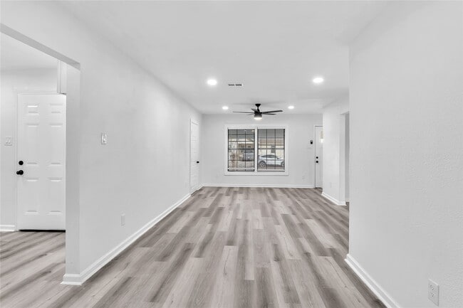 Building Photo - 510 Willow St