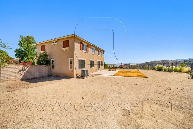 Building Photo - Spacious 4 Bed + Loft Home with 3-Car Garage in Lake Elsinore