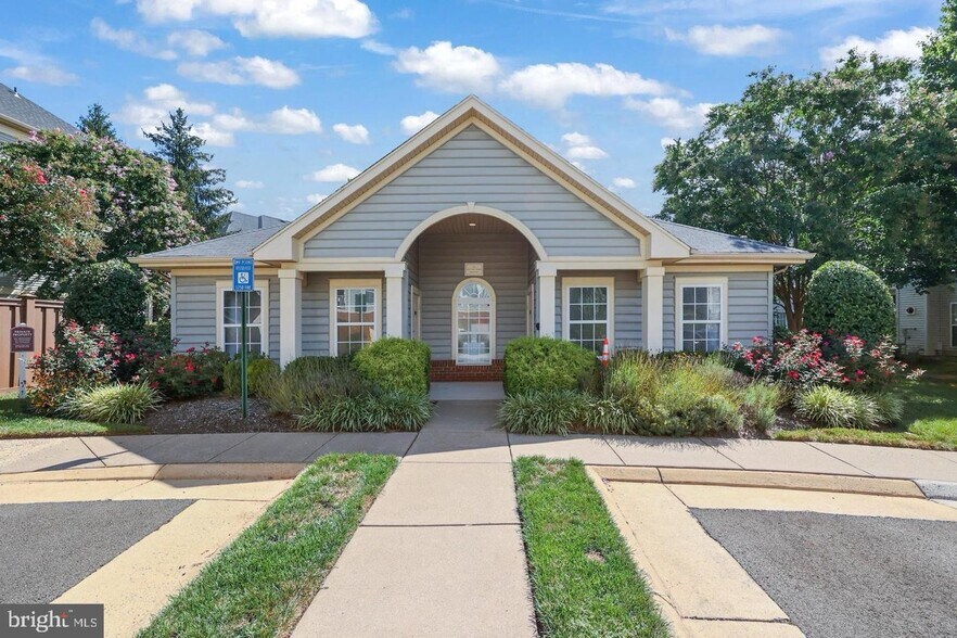 Building Photo - 11330 Westbrook Mill Ln