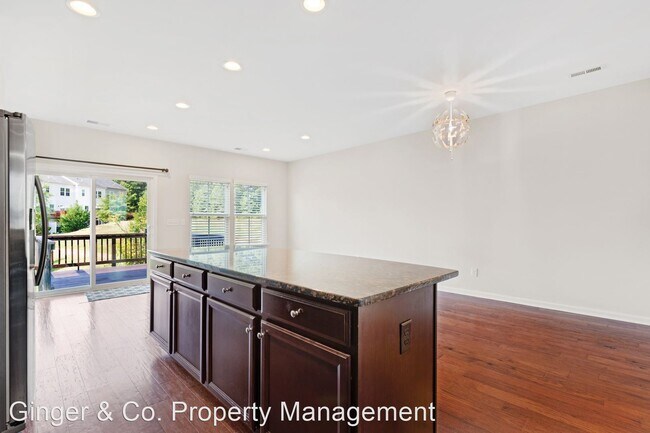 Building Photo - 4 br, 3.5 bath House - 511 Pemberwich Place