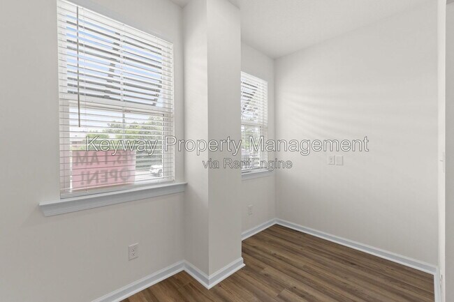 Building Photo - 1144 Carolina Ave