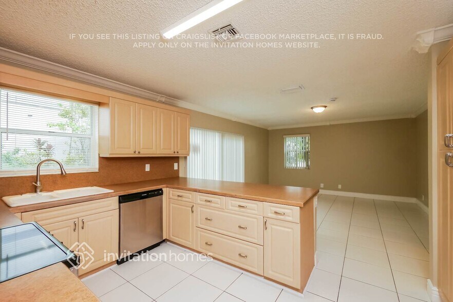 Building Photo - 9576 NW 8th Cir