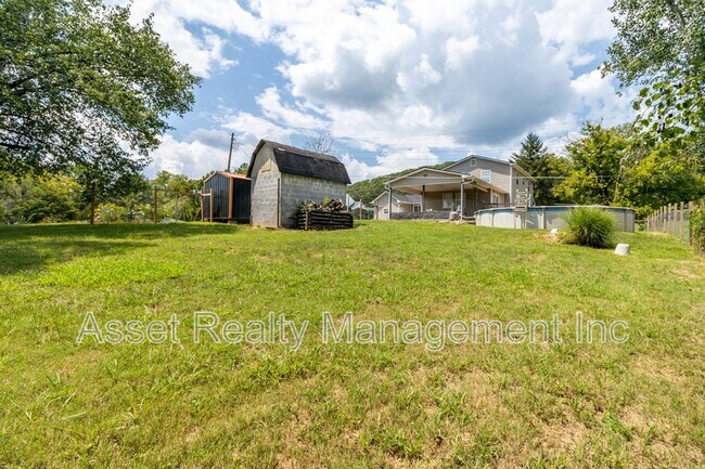 Building Photo - 817 Ridgeview Dr