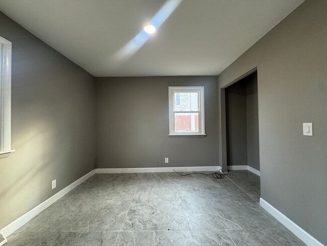 Building Photo - 3 bedroom home in Carbondale