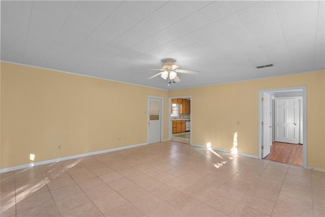 Building Photo - 3618 Gilbert Dr