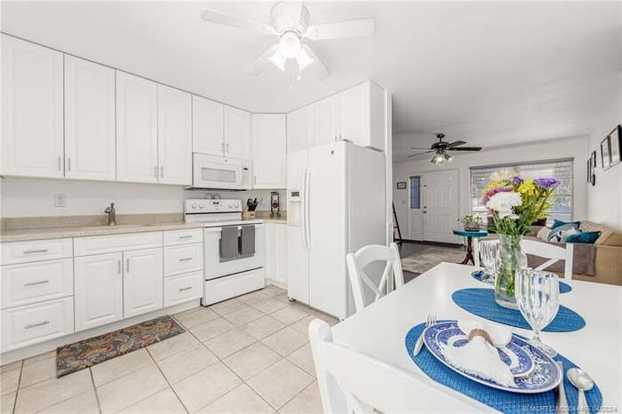 Building Photo - 413 Robalo Ct