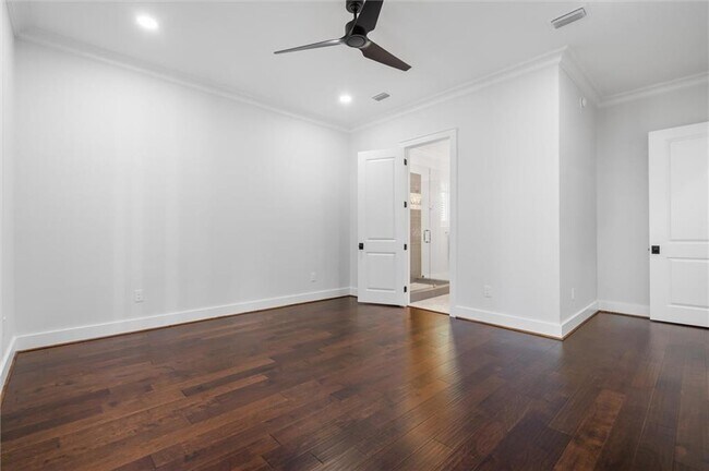 Building Photo - 5488 S Hilltop Dr