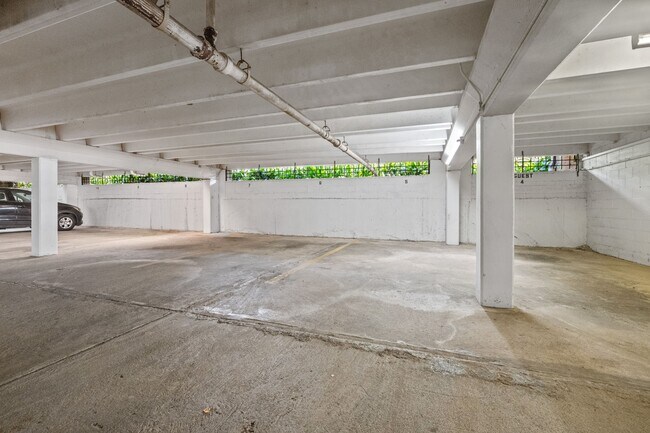 Building Photo - 642 S Ripple Creek Dr