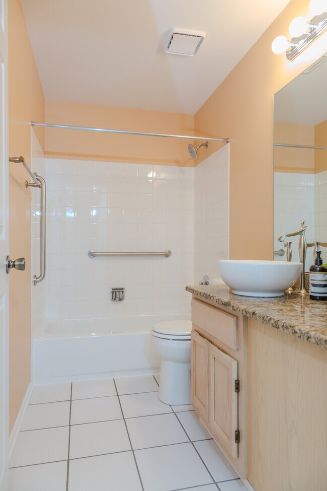 Building Photo - 330 Ashford Cir
