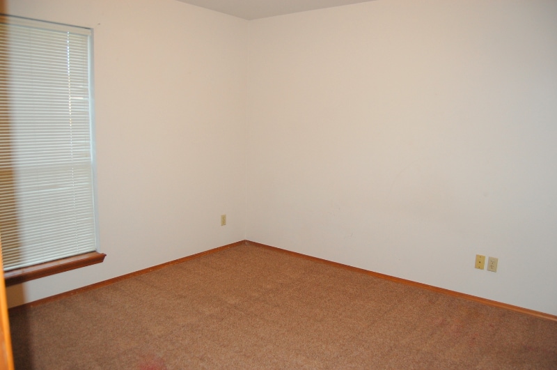 Building Photo - 1221 Jeannie Ln