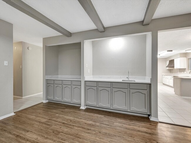 Building Photo - 2312 Meade Ct