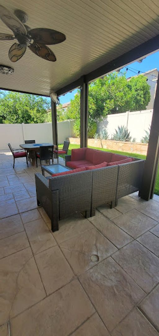 Building Photo - Beautiful House in the Lovely Fair Oaks Ra...