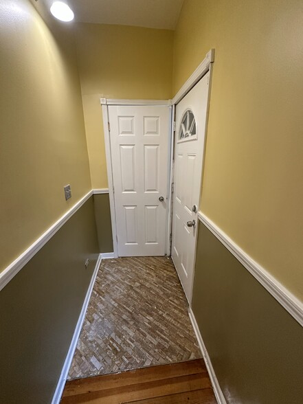 Building Photo - 8220 S Coles Ave