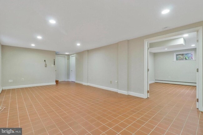 Building Photo - 1907 Alberti Dr