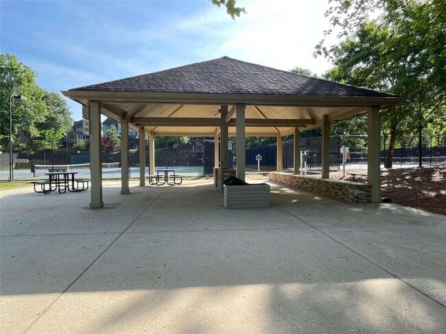 Building Photo - 1378 Greencrest Ct SW