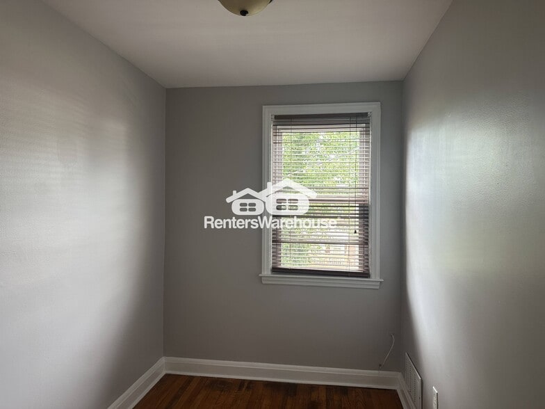 Building Photo - 5926 Belle Vista Ave
