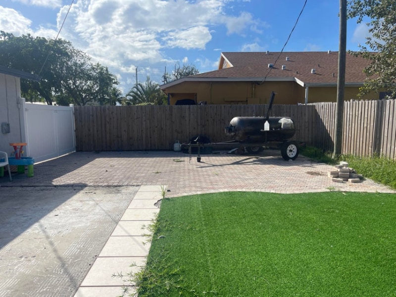 Building Photo - 113 NE 5th Ave