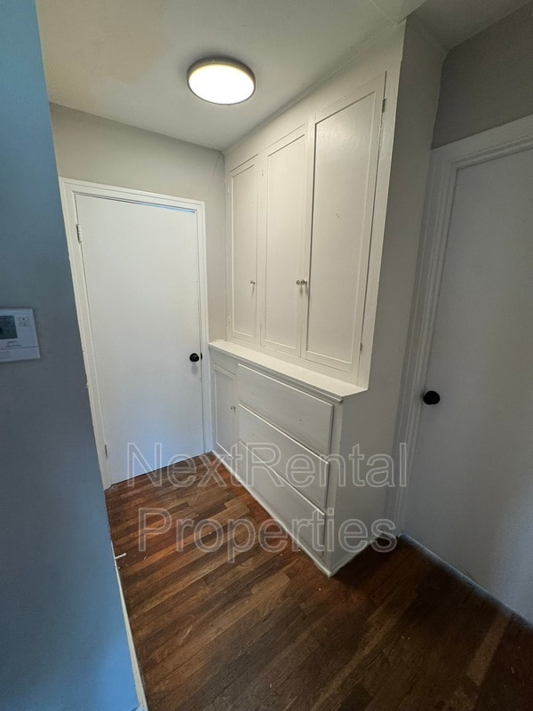 Building Photo - 535 Robinhood Rd