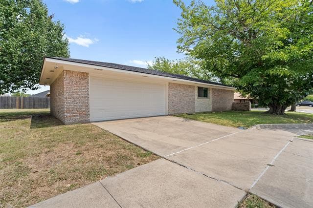 Building Photo - 1801 Ridgecrest Dr
