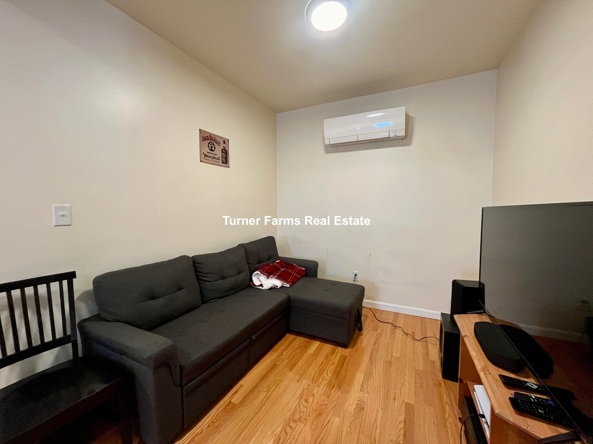 Building Photo - 525 E 3rd St