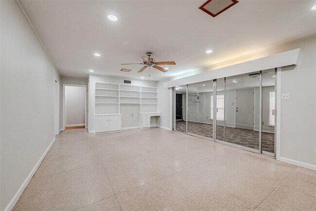 Building Photo - 4115 Mischire Dr