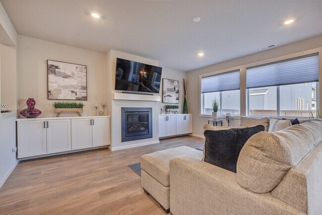 Building Photo - New 4 bedroom, 2.5 bath home in NW McMinnville