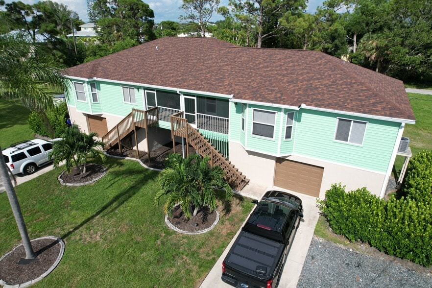 Building Photo - 3625 Riviera Cir