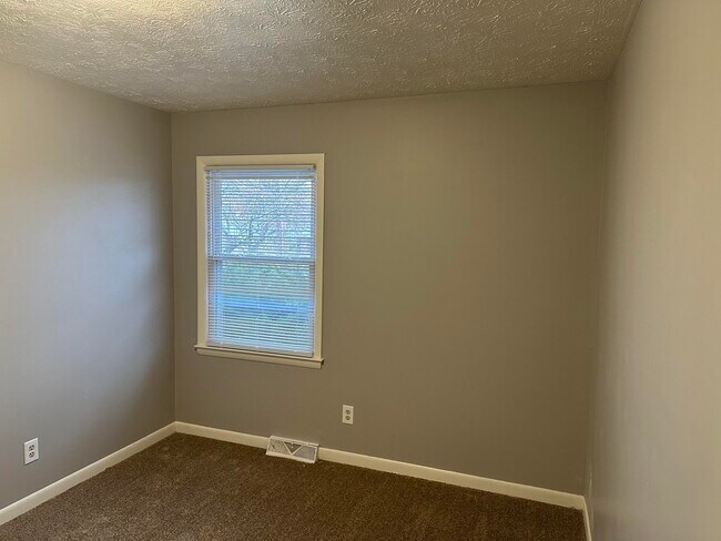 Building Photo - 1186 Merewood Dr