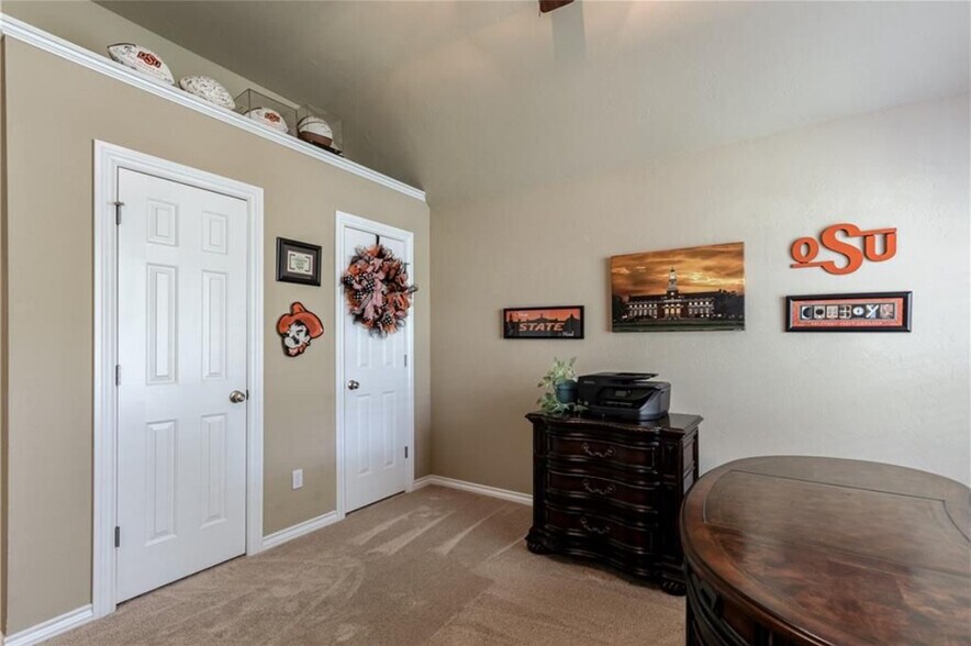 Building Photo - 16512 Village Garden Dr