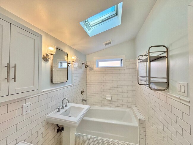 Building Photo - 5701 Fayette St