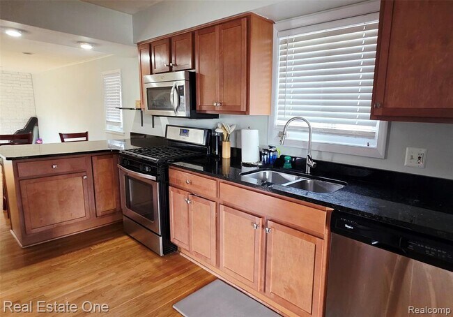 Building Photo - 4217 Crooks Rd