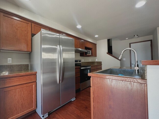 Building Photo - Beautiful 4-Bedroom 2.5-Bathroom Home in M...