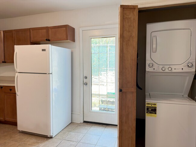 Building Photo - 1232 N Hancock St