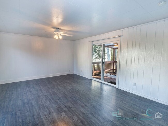 Building Photo - Beautiful River-View Home Near Downtown Warrenton