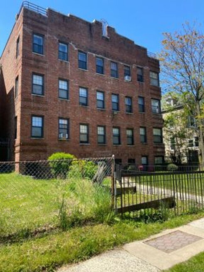Building Photo - The Grove