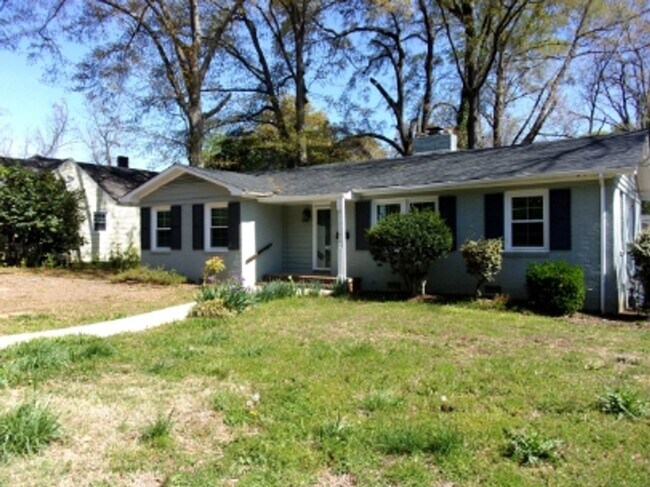 Building Photo - Charming 2 Bedroom 1 Bath Home in the Highly Desirable College Avenue Neighborhood