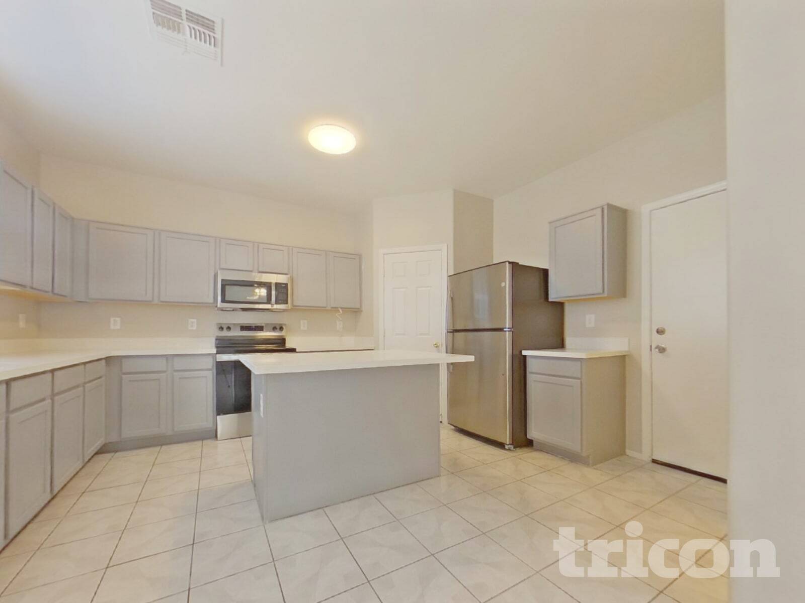 Building Photo - 2640 S 89th Ave