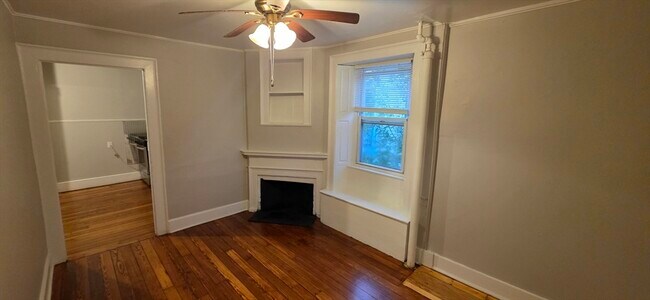 Building Photo - 8 Herbert St