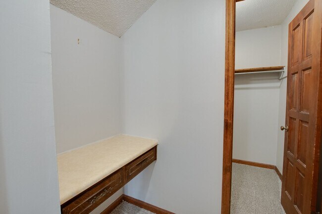 Building Photo - 9020 Mahogany Row SE