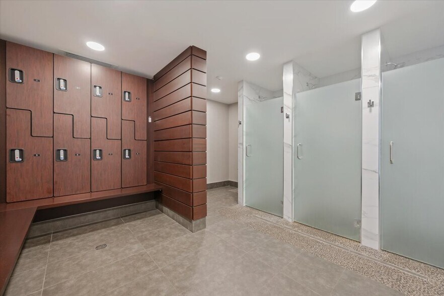 Building Photo - 535 N Michigan Ave